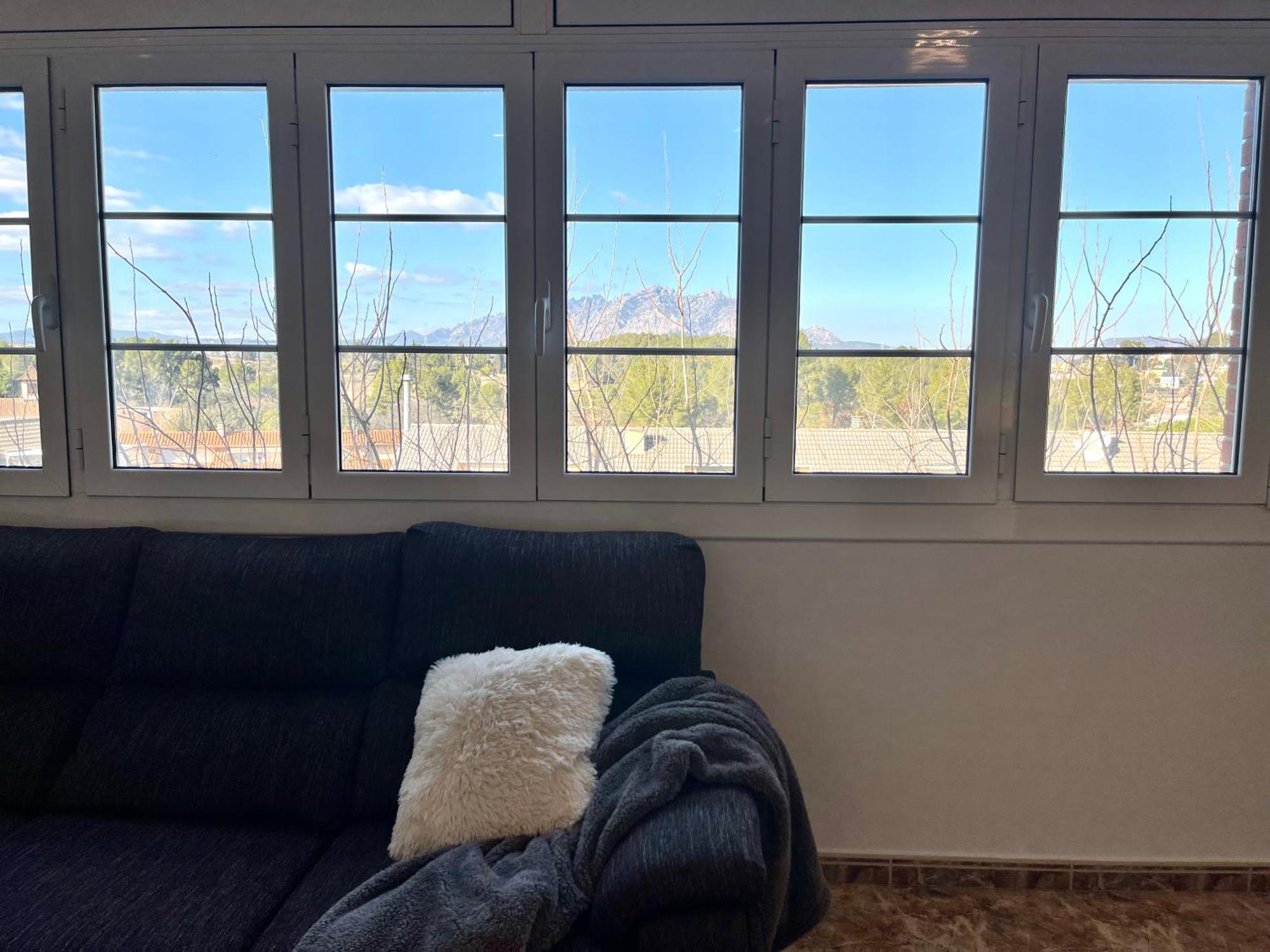 Amplio Apartamento, 5 Camas Sant Esteve Sesrovires Buitenkant foto